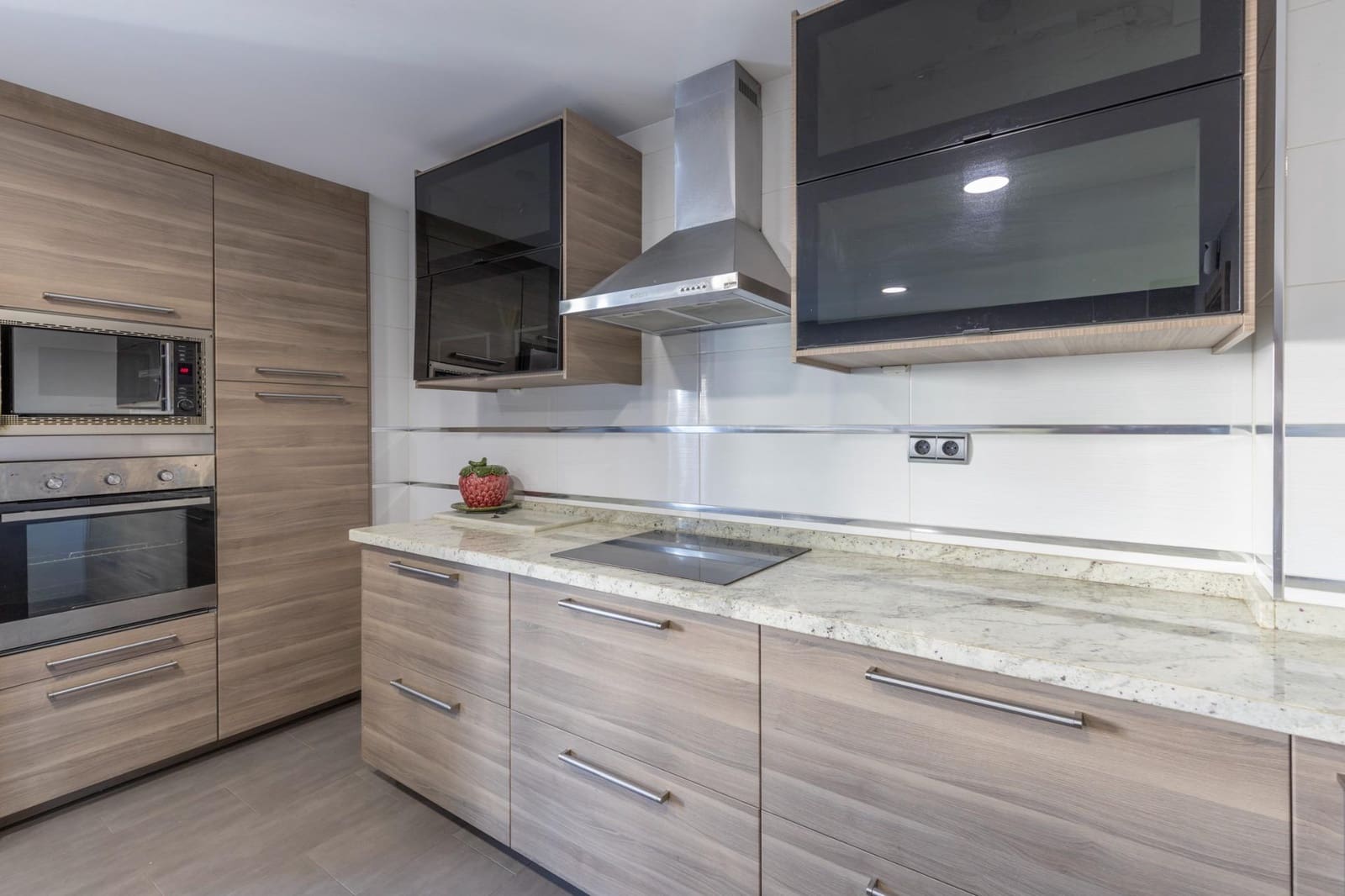 4 sovrum Radhus till salu i La Zubia med garage - 295 000 € (Ref: 10171573)