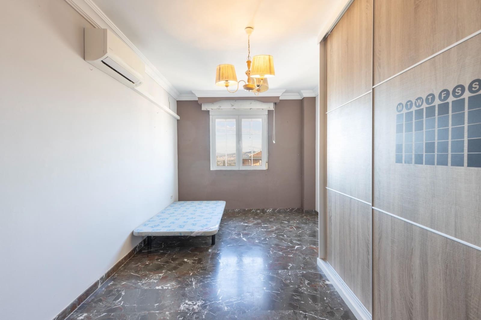 4 sovrum Radhus till salu i La Zubia med garage - 295 000 € (Ref: 10171573)