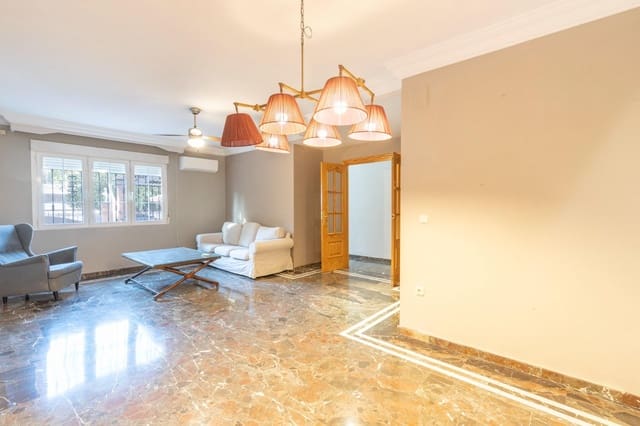 4 quarto Moradia em Banda para venda em La Zubia com garagem - 295 000 € (Ref: 10171573)