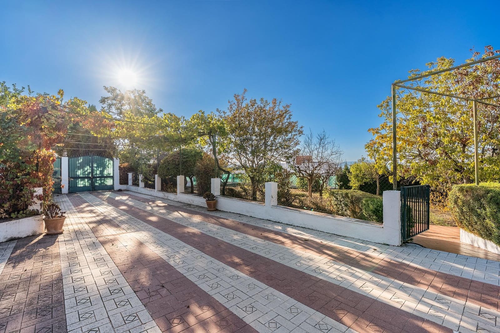 5 sypialnia Willa na sprzedaż w Monachil z basenem garażem - 570 000 € (Ref: 10171574)