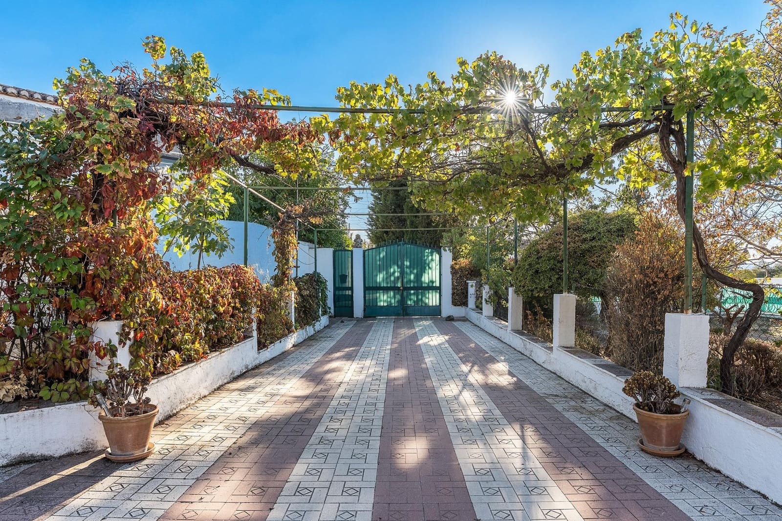 5 sypialnia Willa na sprzedaż w Monachil z basenem garażem - 570 000 € (Ref: 10171574)