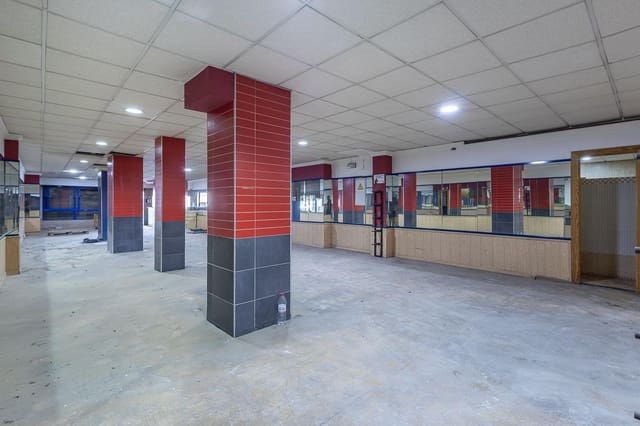 Erhverv til salg i Granada by - € 340.000 (Ref: 10171575)