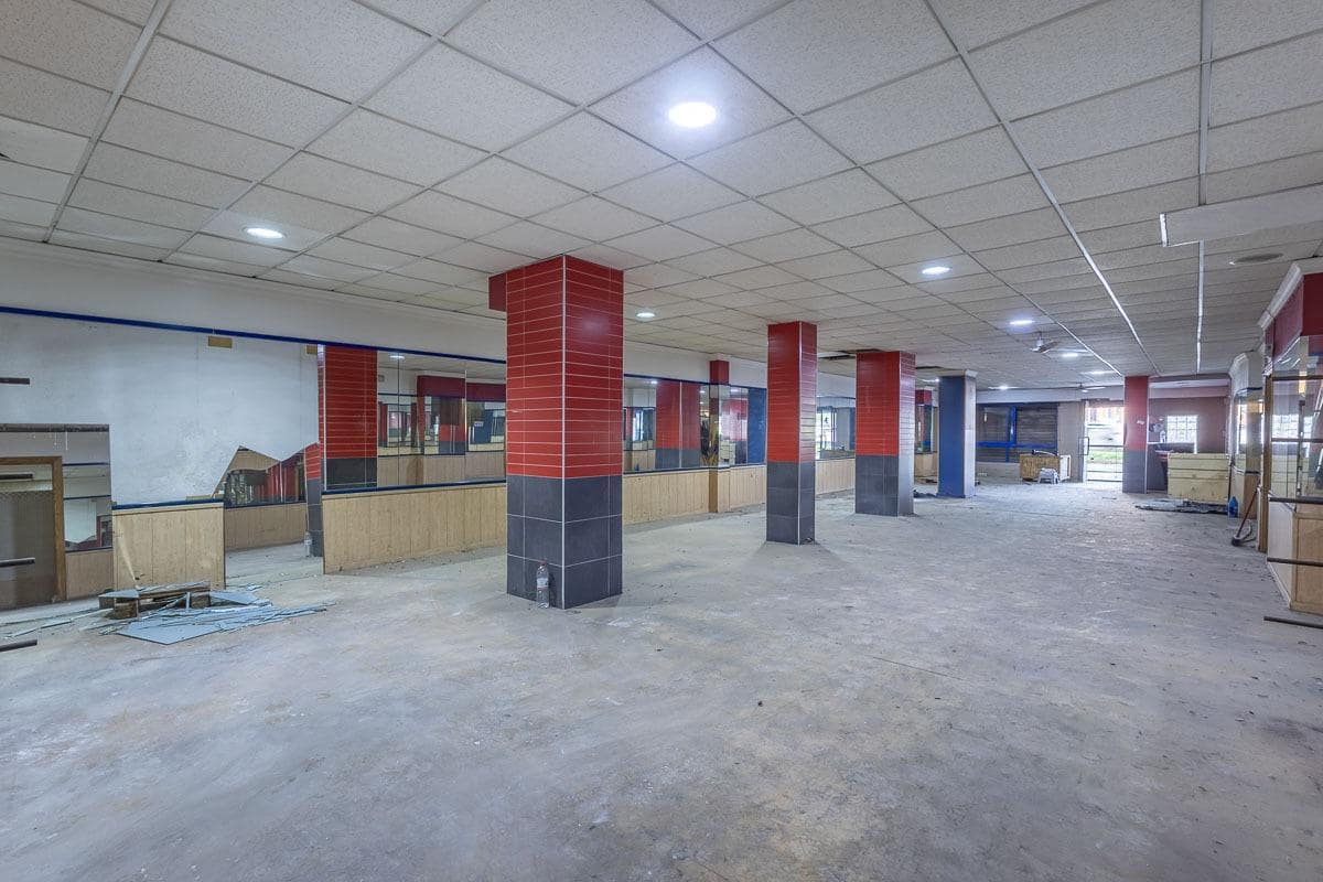 Gewerbe zu verkaufen in Granada Stadt - 340.000 € (Ref: 10171575)