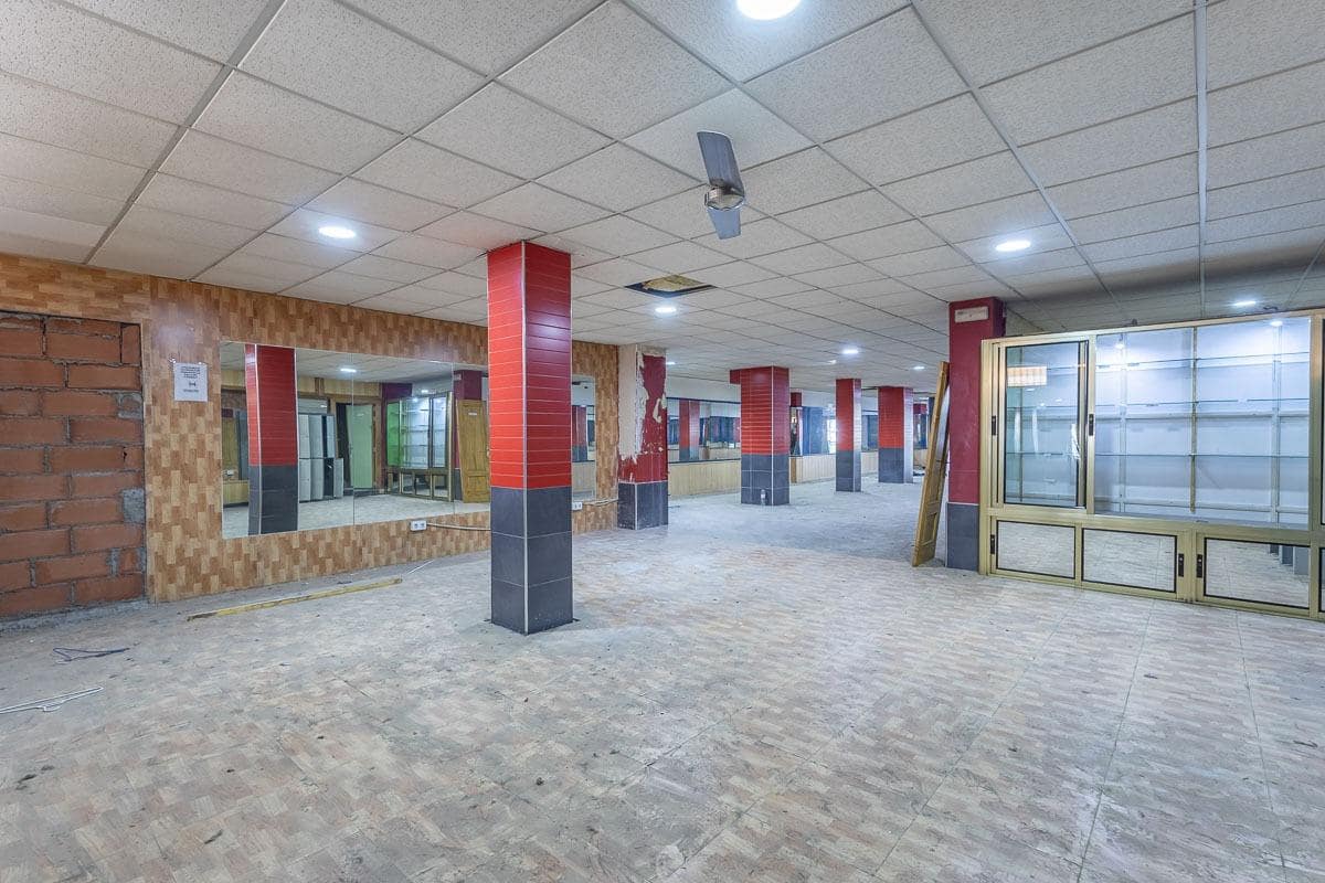 Gewerbe zu verkaufen in Granada Stadt - 340.000 € (Ref: 10171575)
