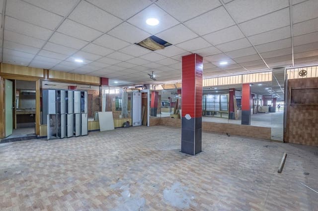 Erhverv til salg i Granada by - € 340.000 (Ref: 10171575)
