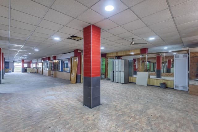 Erhverv til salg i Granada by - € 340.000 (Ref: 10171575)