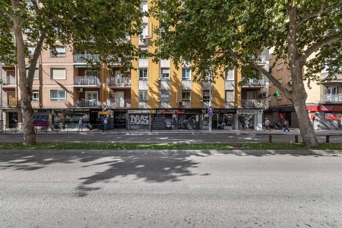 Gewerbe zu verkaufen in Granada Stadt - 340.000 € (Ref: 10171575)