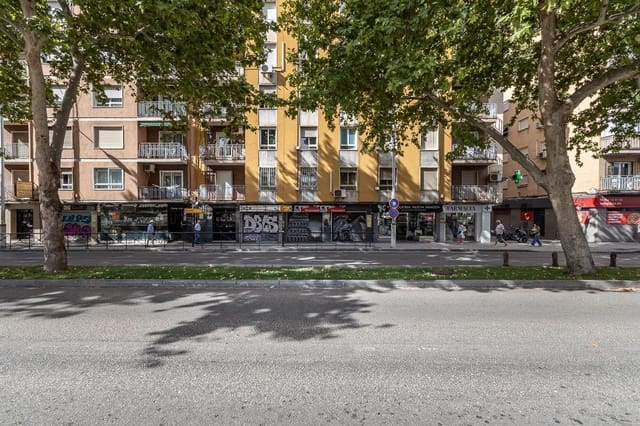 Erhverv til salg i Granada by - € 340.000 (Ref: 10171575)
