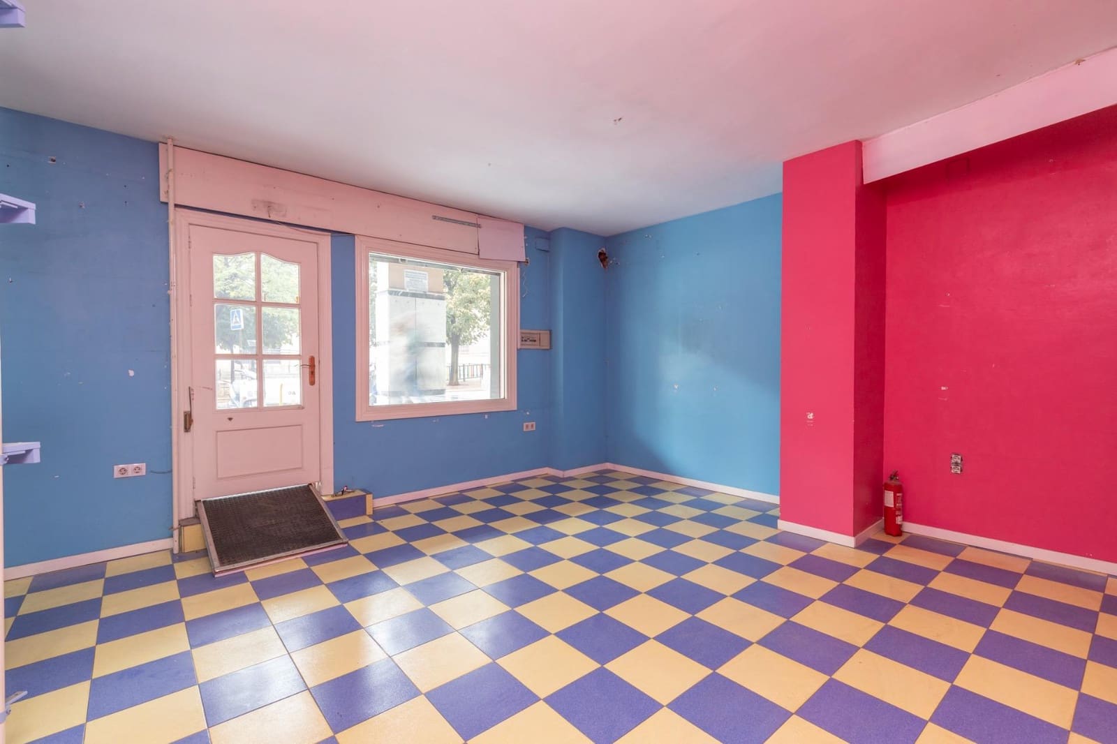 Erhverv til salg i Granada by - € 95.000 (Ref: 10171578)