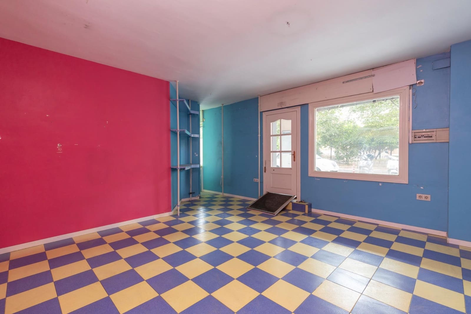 Erhverv til salg i Granada by - € 95.000 (Ref: 10171578)
