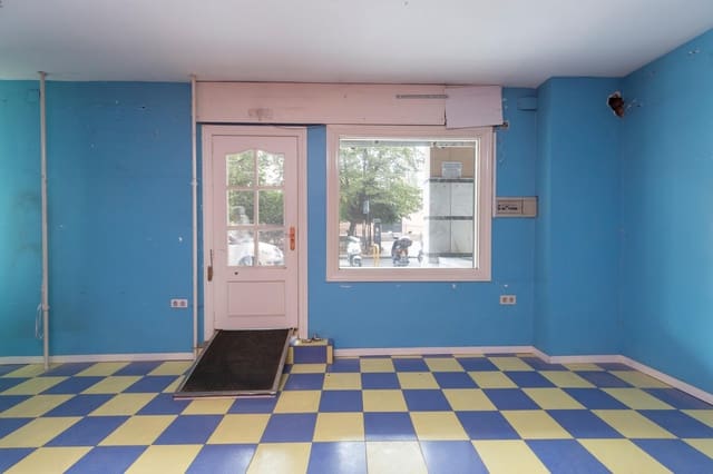 Commercieel te koop in Granada stad - € 95.000 (Ref: 10171578)
