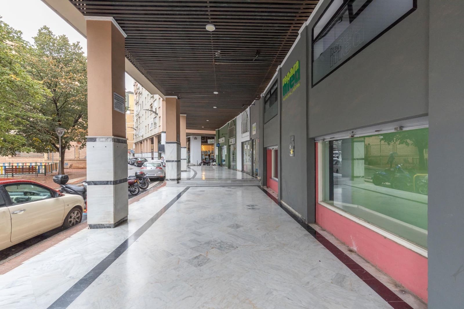 Erhverv til salg i Granada by - € 95.000 (Ref: 10171578)