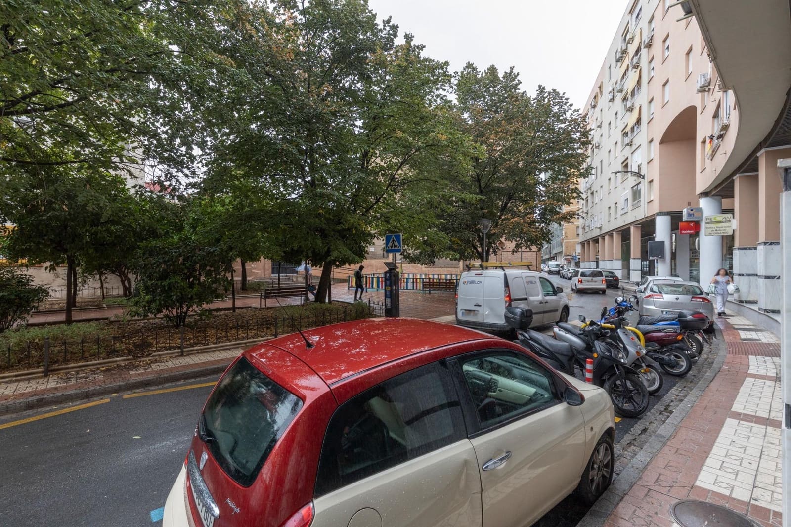 Erhverv til salg i Granada by - € 95.000 (Ref: 10171578)