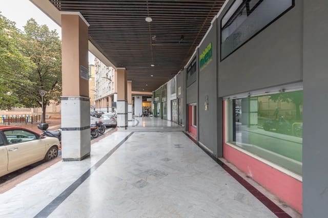 Commercieel te koop in Granada stad - € 95.000 (Ref: 10171578)