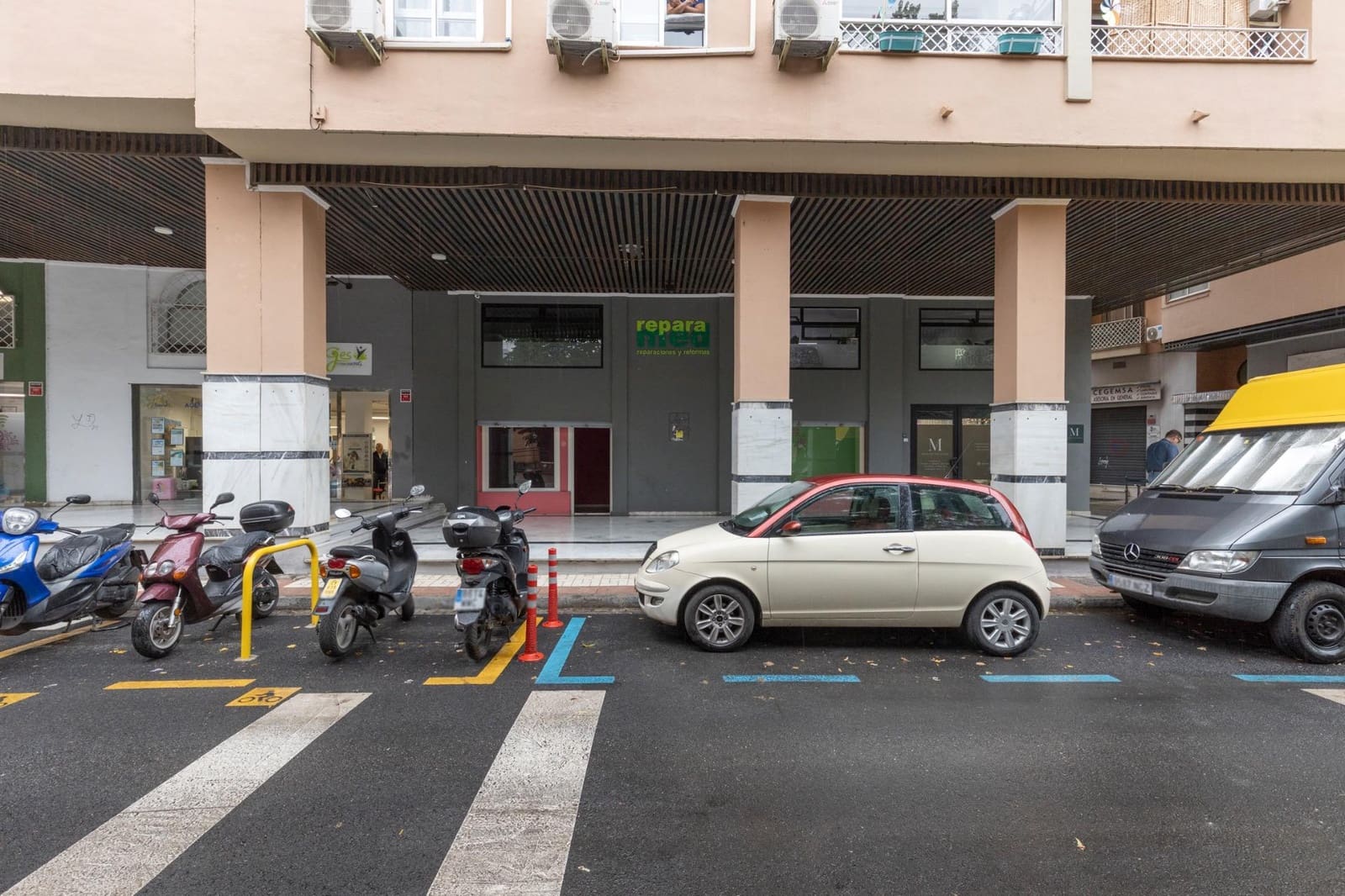 Erhverv til salg i Granada by - € 95.000 (Ref: 10171578)