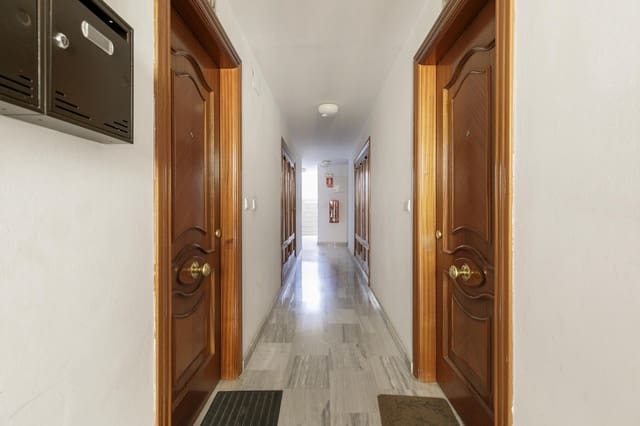 2 soverom Leilighet til salgs i Las Gabias med garasje - € 145 000 (Ref: 10177418)