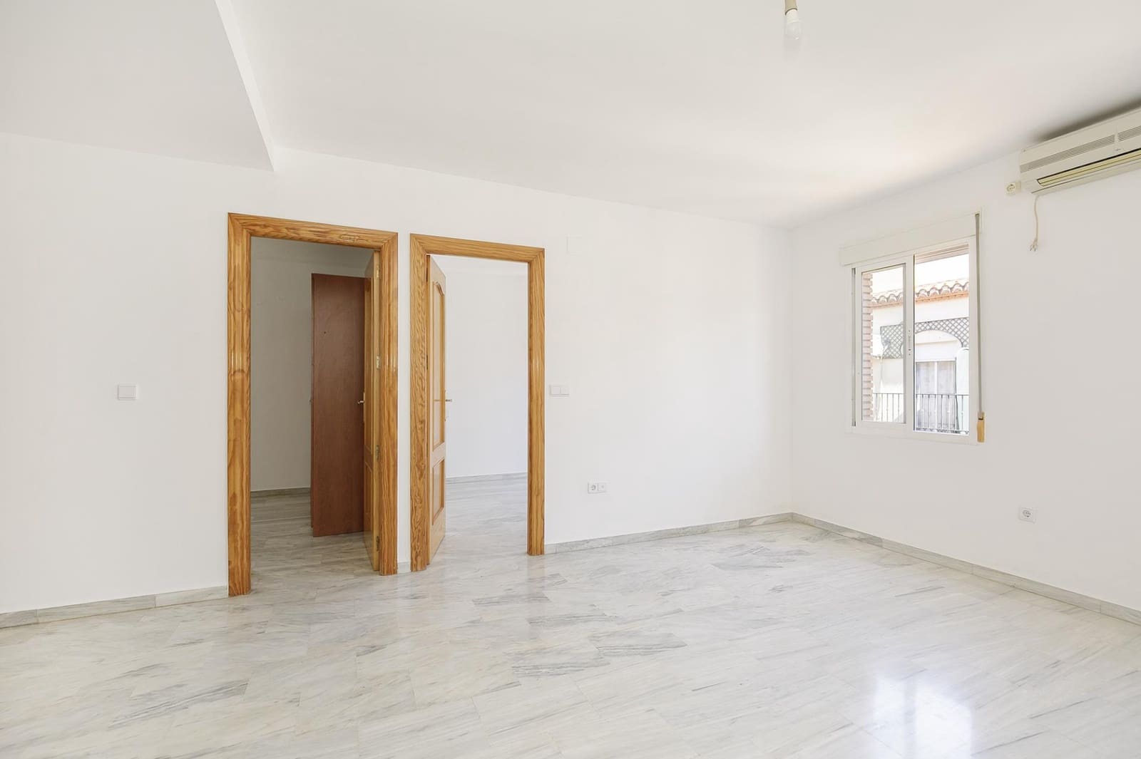 2 soverom Leilighet til salgs i Las Gabias med garasje - € 145 000 (Ref: 10177418)