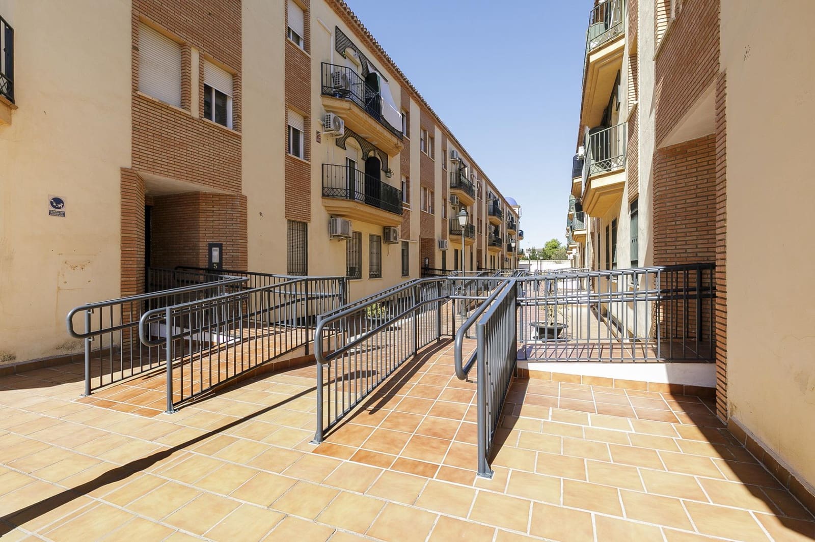 2 soverom Leilighet til salgs i Las Gabias med garasje - € 145 000 (Ref: 10177418)