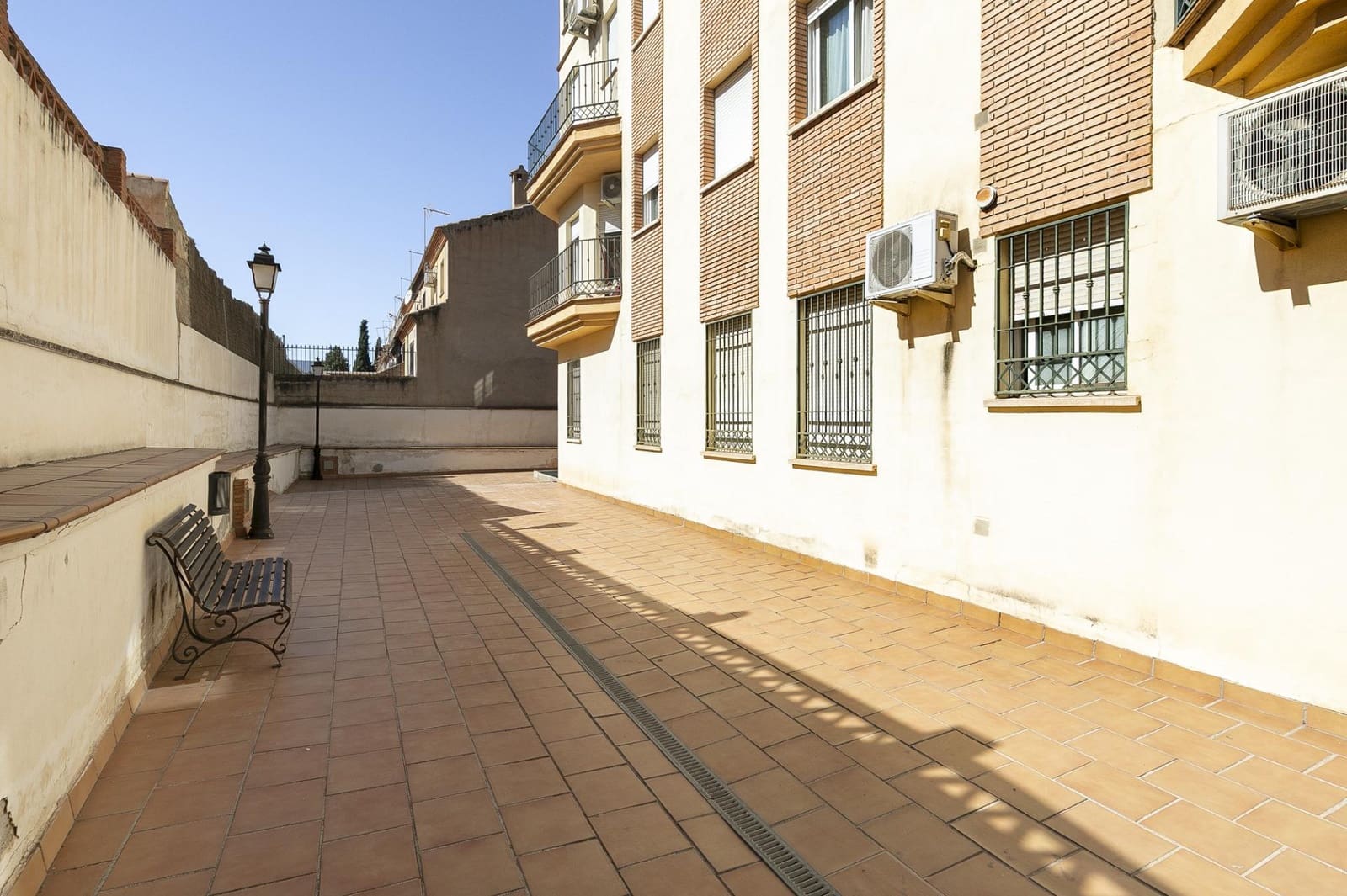 2 soverom Leilighet til salgs i Las Gabias med garasje - € 145 000 (Ref: 10177418)