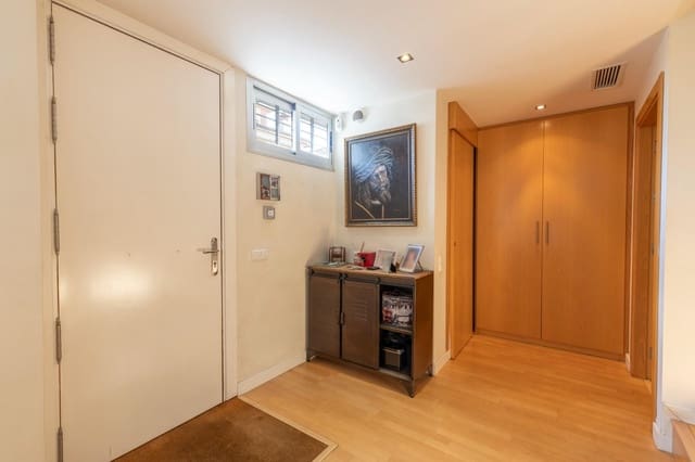 5 slaapkamer Rijtjeshuis te koop in Granada stad met garage - € 875.000 (Ref: 10177420)