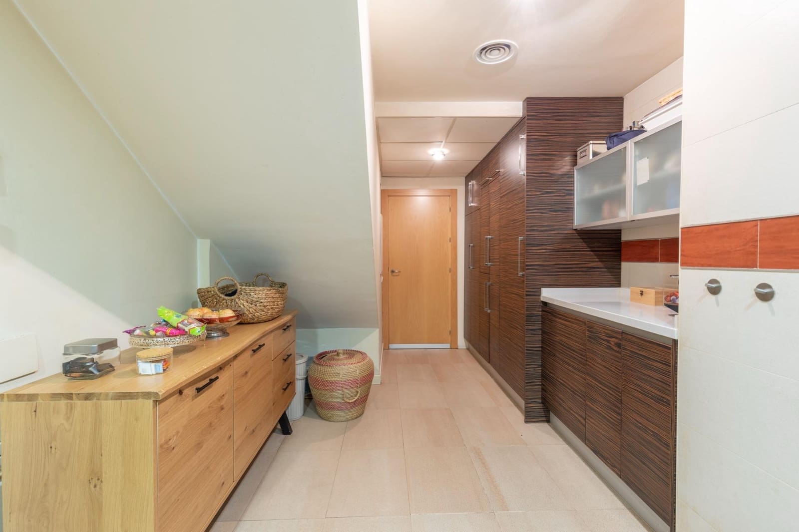 5 slaapkamer Rijtjeshuis te koop in Granada stad met garage - € 875.000 (Ref: 10177420)