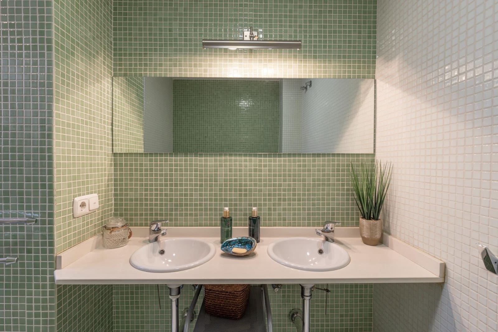 5 slaapkamer Rijtjeshuis te koop in Granada stad met garage - € 875.000 (Ref: 10177420)