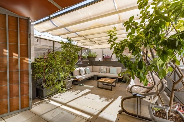 5 slaapkamer Rijtjeshuis te koop in Granada stad met garage - € 875.000 (Ref: 10177420)