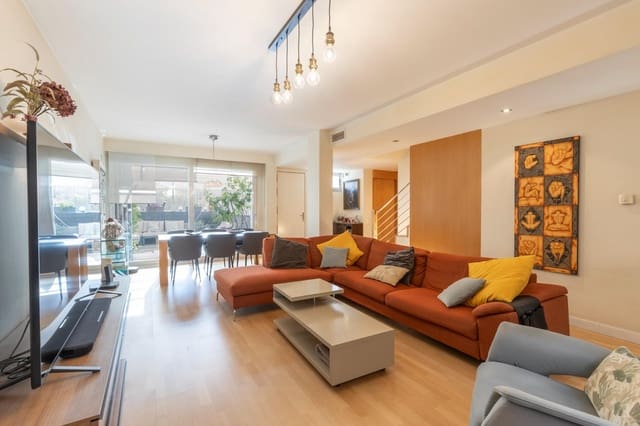 5 slaapkamer Rijtjeshuis te koop in Granada stad met garage - € 875.000 (Ref: 10177420)