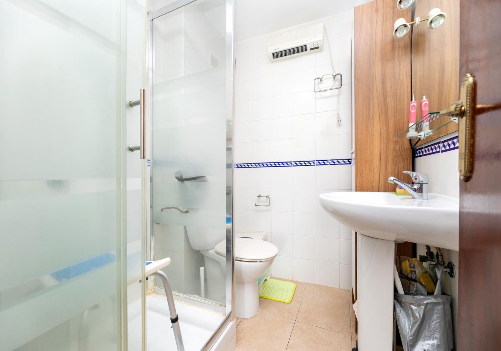 Piso de 4 habitaciones en Granada ciudad en venta - 250.000 € (Ref: 10180840)
