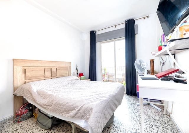 Piso de 4 habitaciones en Granada ciudad en venta - 250.000 € (Ref: 10180840)