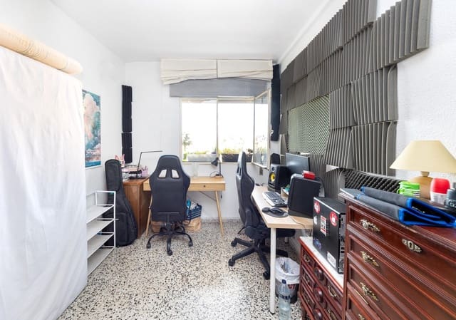 Piso de 4 habitaciones en Granada ciudad en venta - 250.000 € (Ref: 10180840)