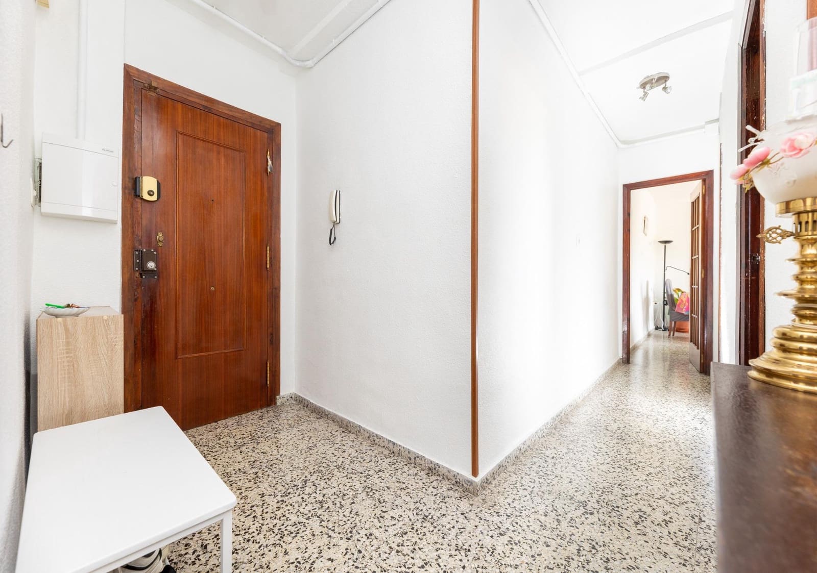 Piso de 4 habitaciones en Granada ciudad en venta - 250.000 € (Ref: 10180840)