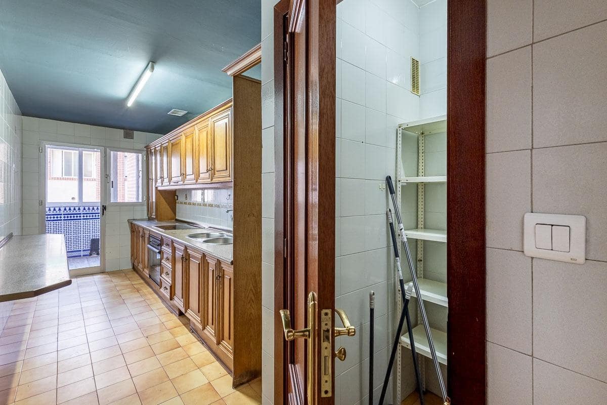 3 soverom Leilighet til salgs i Granada by - € 250 000 (Ref: 10180843)
