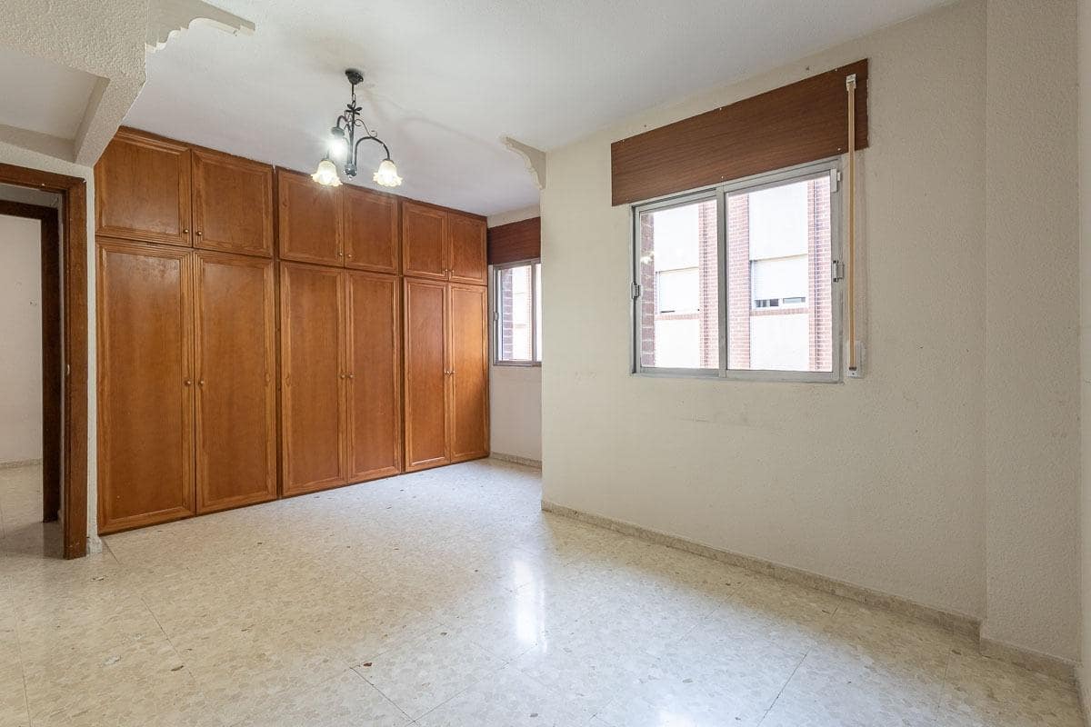 3 soverom Leilighet til salgs i Granada by - € 250 000 (Ref: 10180843)