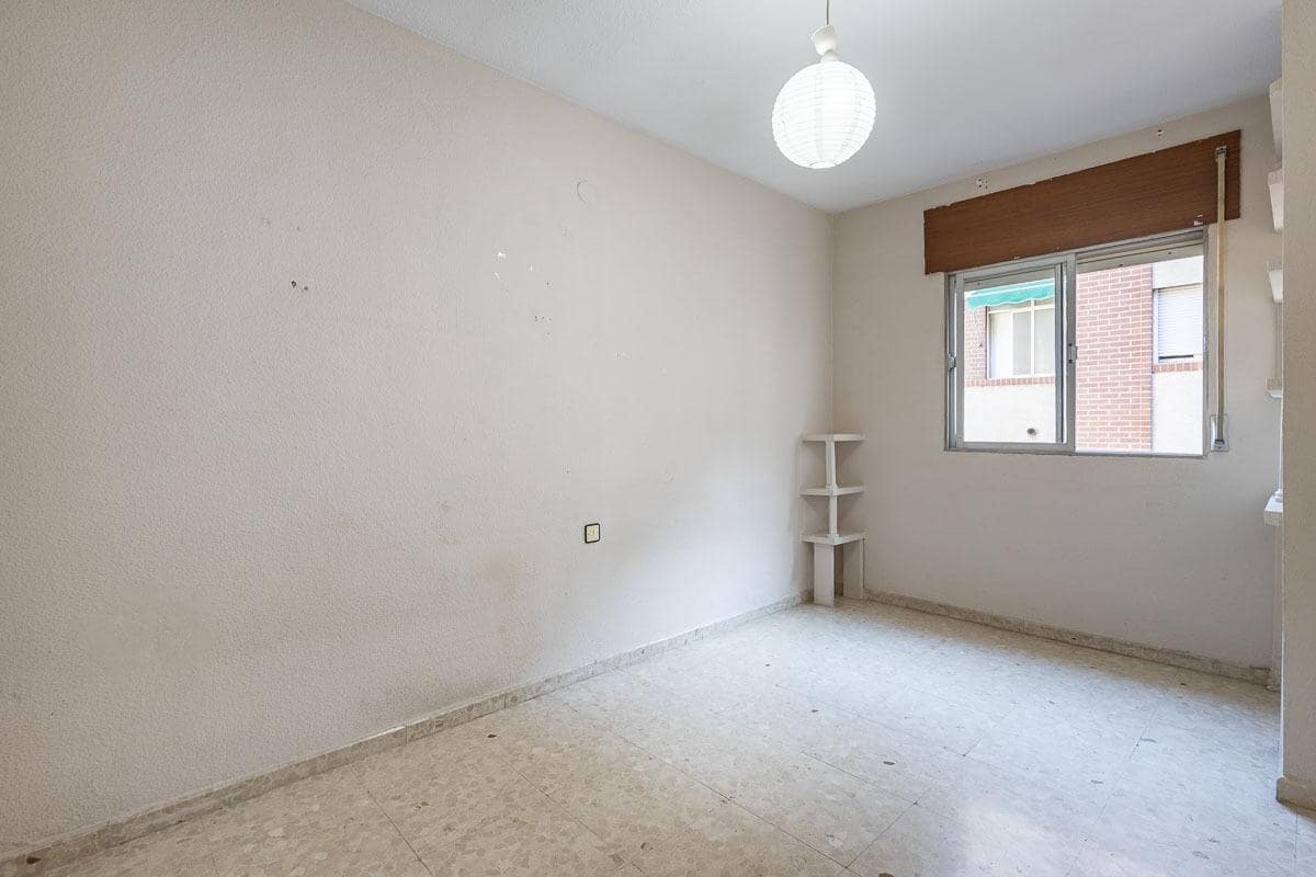 3 soverom Leilighet til salgs i Granada by - € 250 000 (Ref: 10180843)