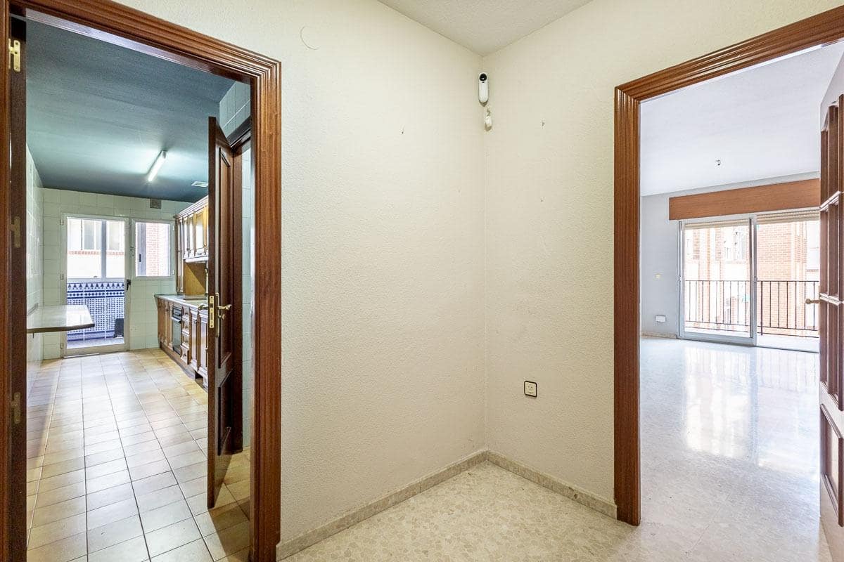 3 soverom Leilighet til salgs i Granada by - € 250 000 (Ref: 10180843)