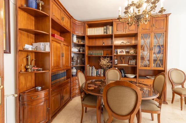 4 chambre Appartement à vendre à Centro, Grenade ville avec garage - 510 000 € (Ref: 10184870)