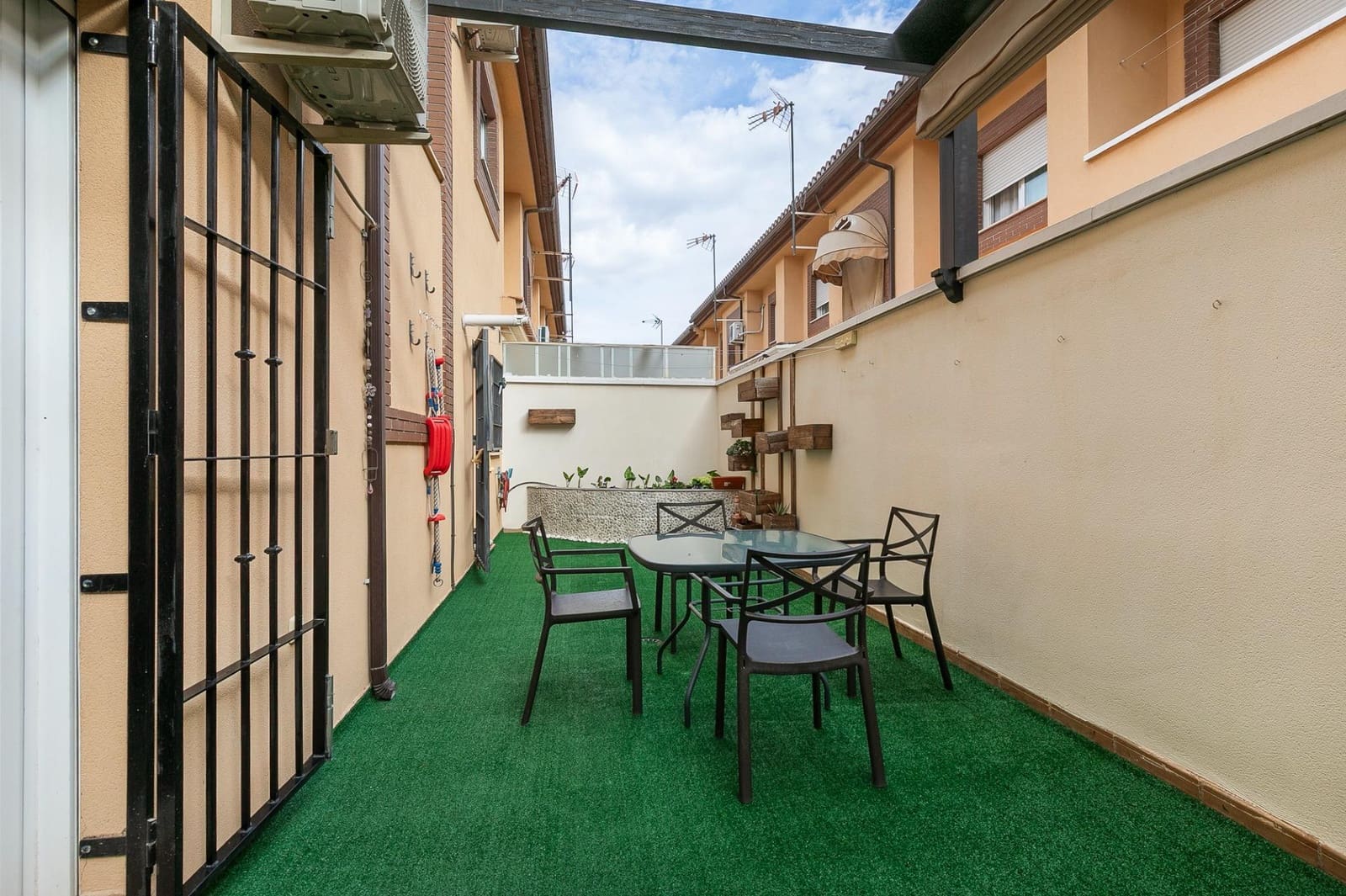 3 chambre Villa/Maison Mitoyenne à vendre à Churriana de la Vega avec garage - 315 000 € (Ref: 10184874)