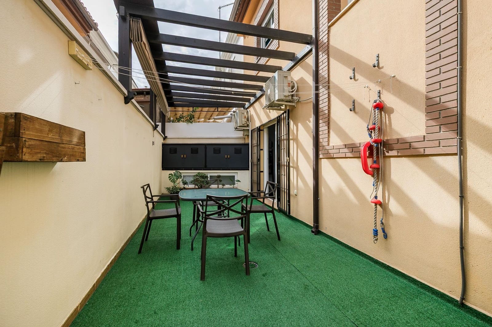 3 chambre Villa/Maison Mitoyenne à vendre à Churriana de la Vega avec garage - 315 000 € (Ref: 10184874)