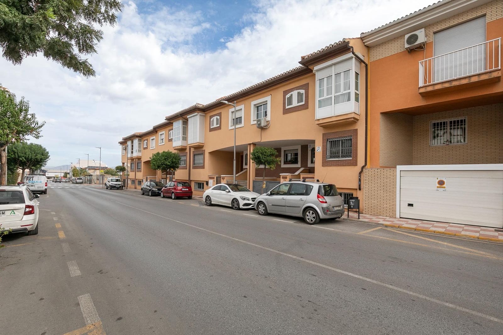 3 chambre Villa/Maison Mitoyenne à vendre à Churriana de la Vega avec garage - 315 000 € (Ref: 10184874)