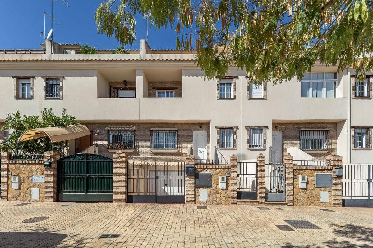 4 chambre Villa/Maison Mitoyenne à vendre à Churriana de la Vega avec garage - 289 900 € (Ref: 10184875)