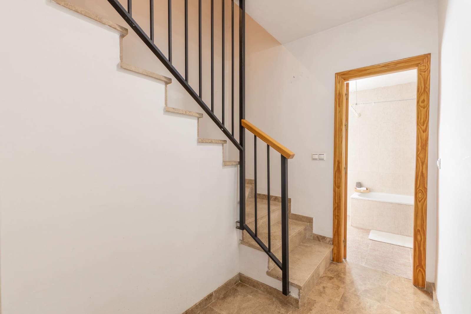 4 chambre Villa/Maison Mitoyenne à vendre à Churriana de la Vega avec garage - 289 900 € (Ref: 10184875)