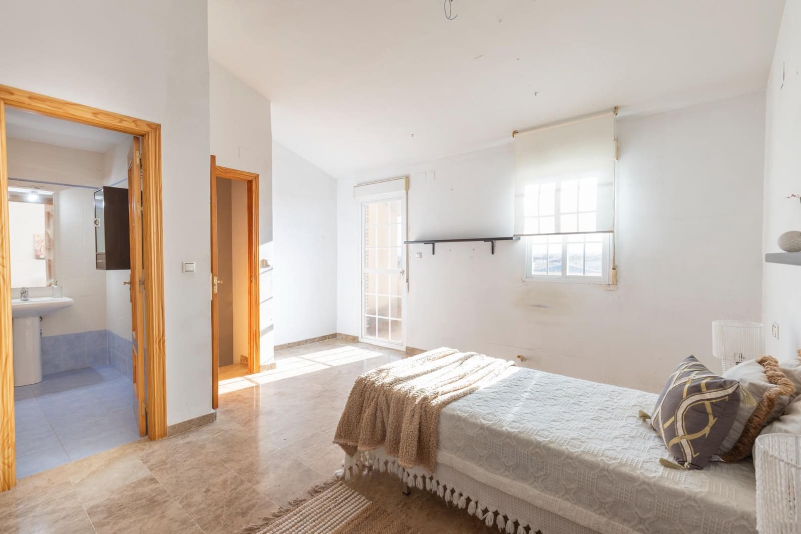 4 chambre Villa/Maison Mitoyenne à vendre à Churriana de la Vega avec garage - 289 900 € (Ref: 10184875)