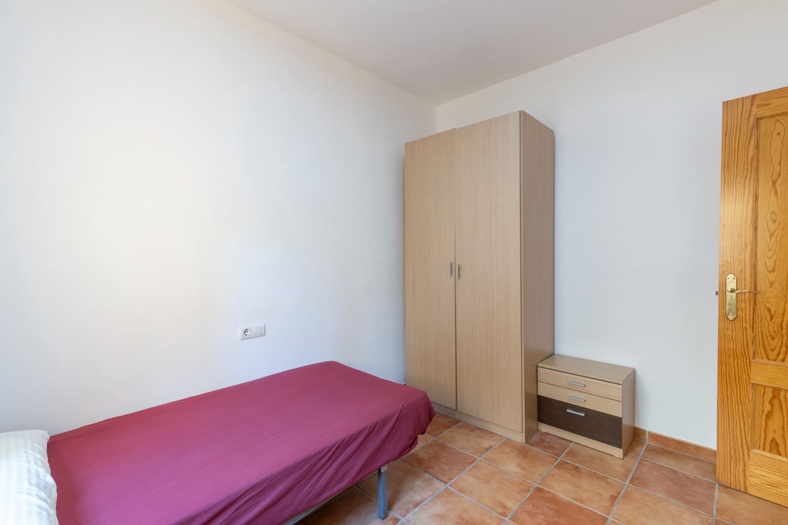 Piso de 3 habitaciones en Granada ciudad en venta - 230.000 € (Ref: 10187317)