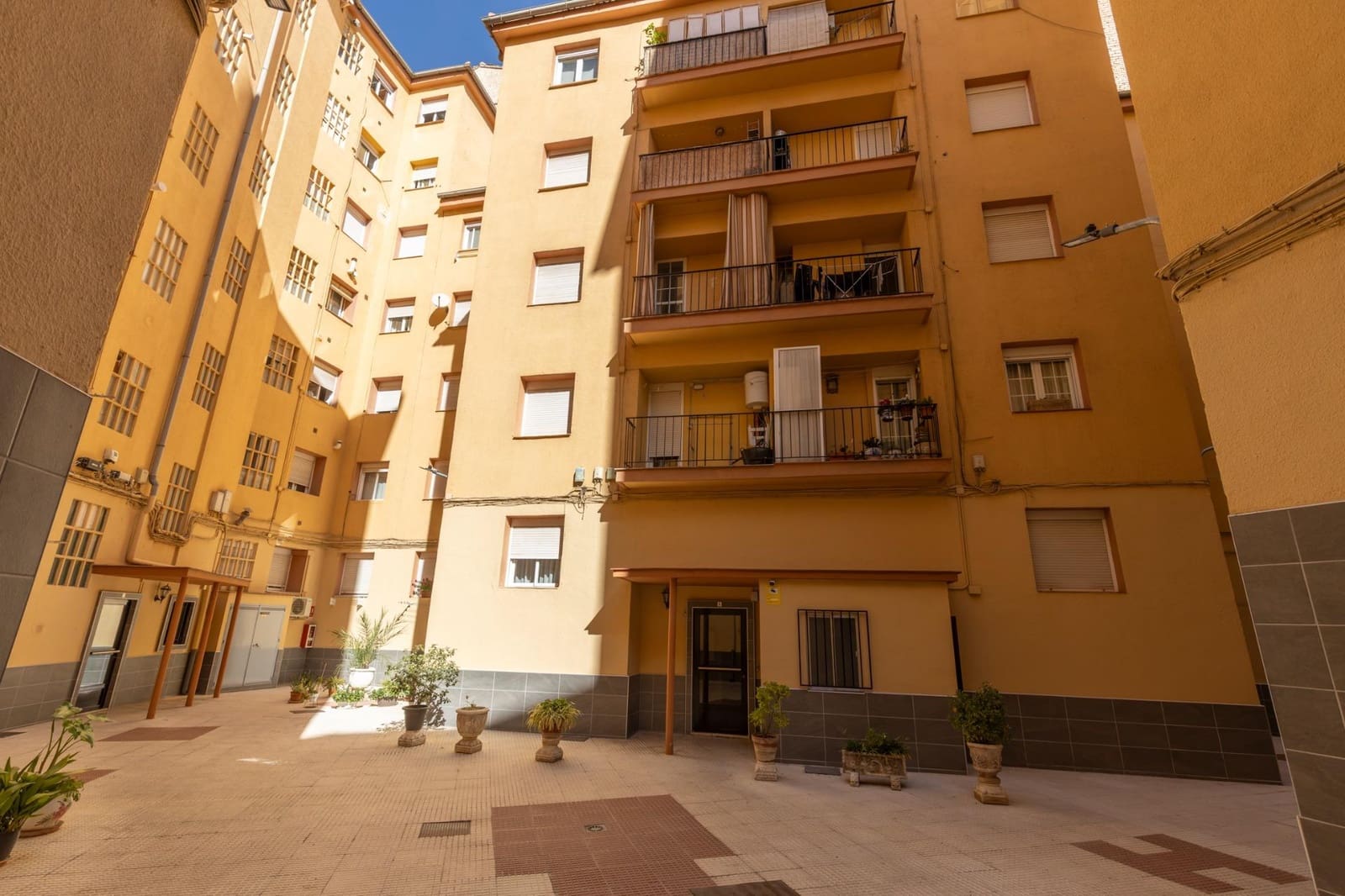 Piso de 3 habitaciones en Granada ciudad en venta - 230.000 € (Ref: 10187317)