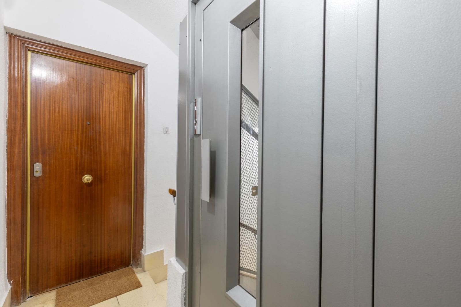 Piso de 3 habitaciones en Granada ciudad en venta - 230.000 € (Ref: 10187317)
