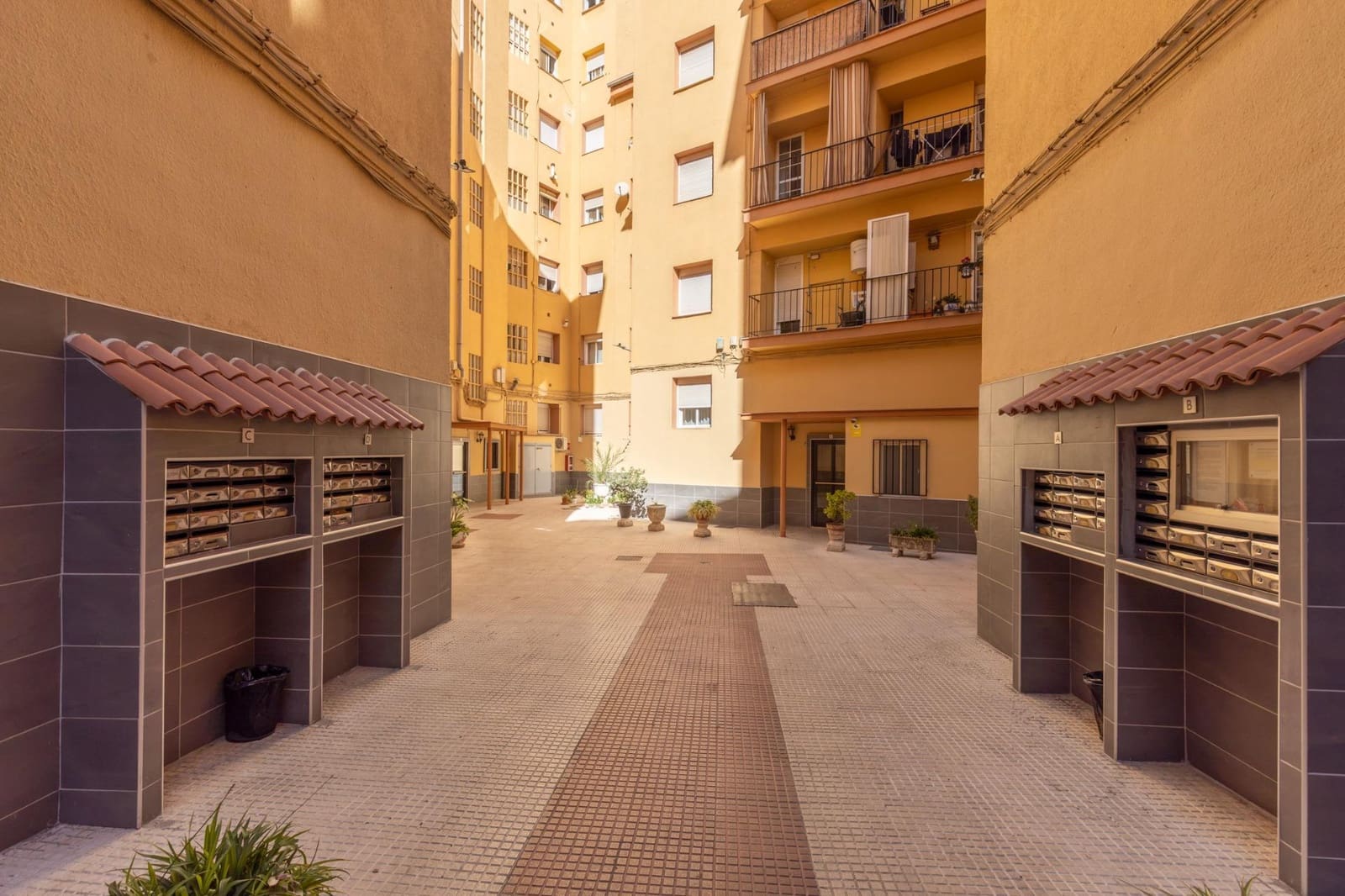 Piso de 3 habitaciones en Granada ciudad en venta - 230.000 € (Ref: 10187317)