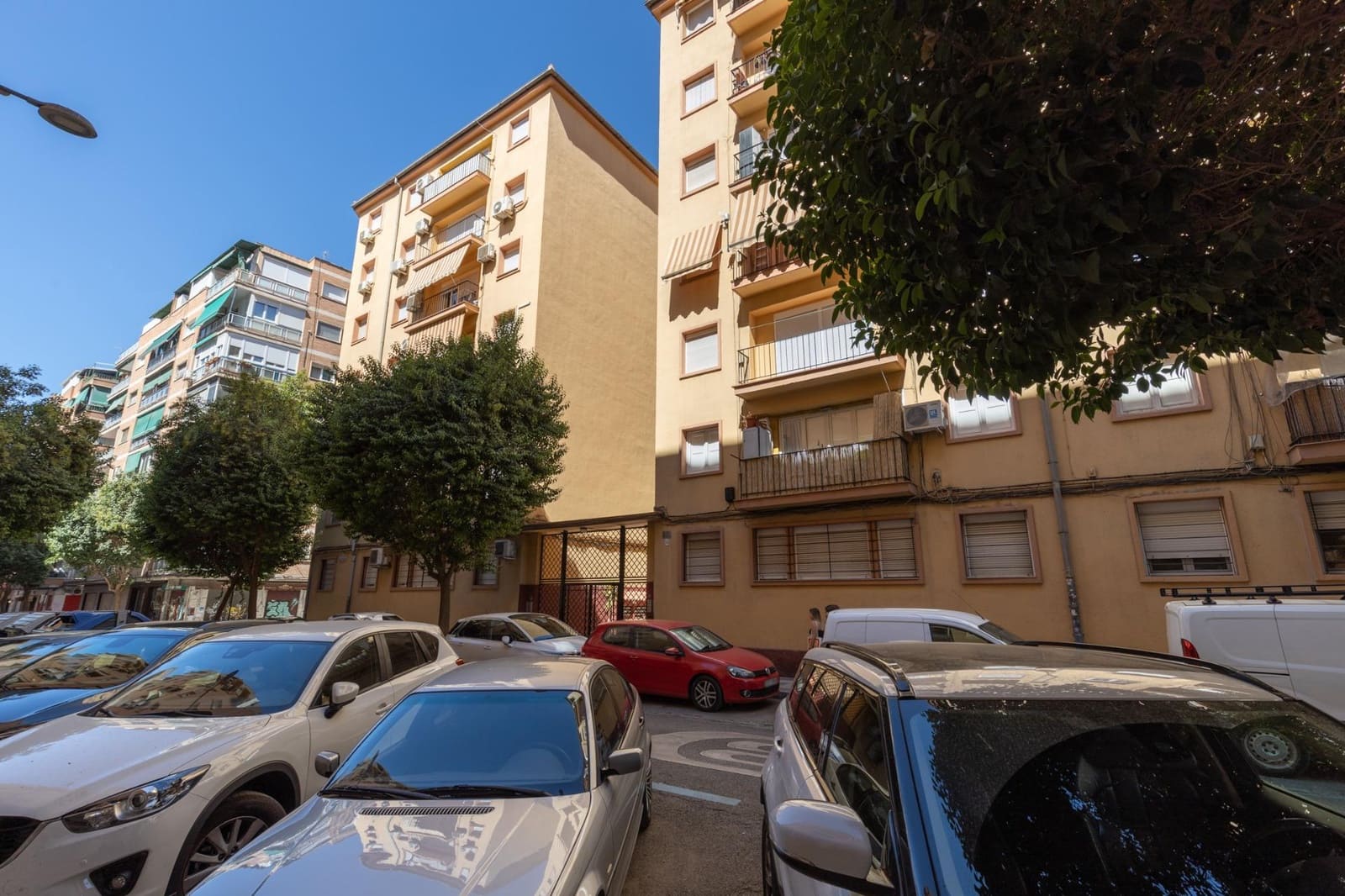 Piso de 3 habitaciones en Granada ciudad en venta - 230.000 € (Ref: 10187317)