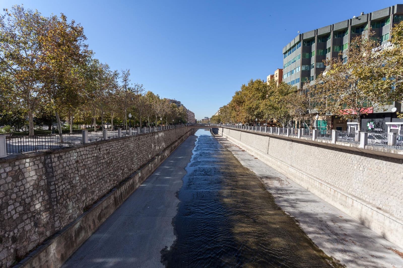 Piso de 3 habitaciones en Granada ciudad en venta - 230.000 € (Ref: 10187317)