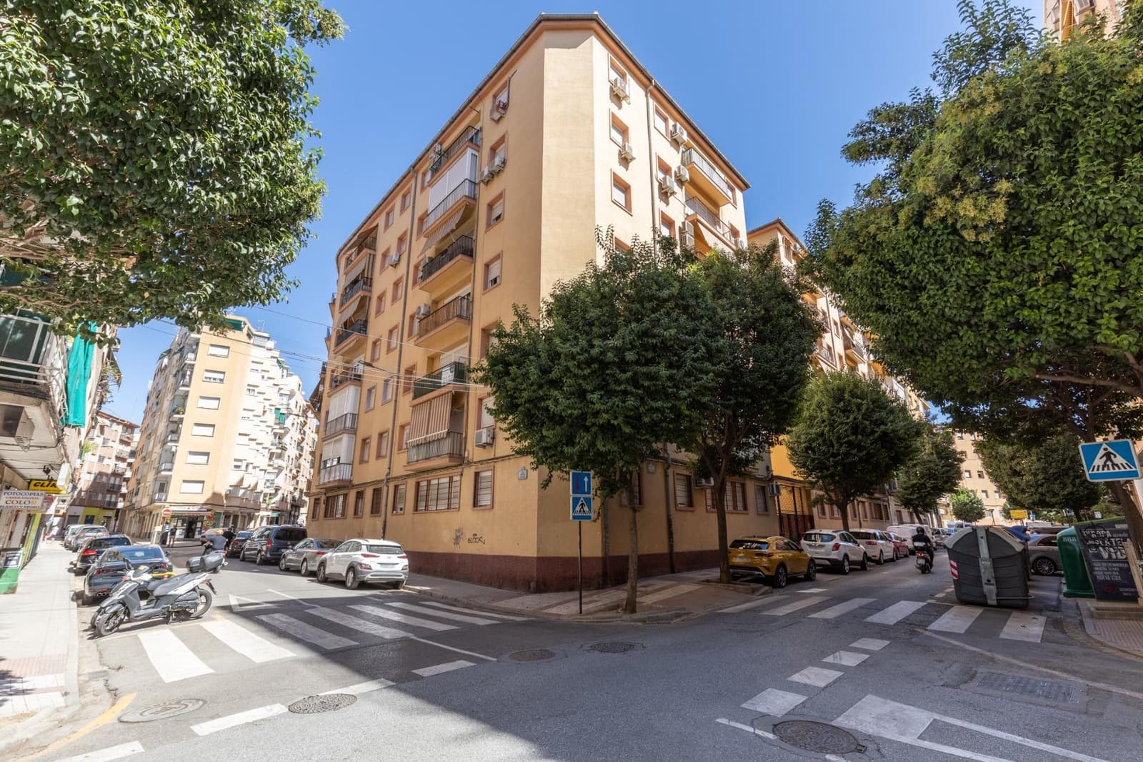 Piso de 3 habitaciones en Granada ciudad en venta - 230.000 € (Ref: 10187317)